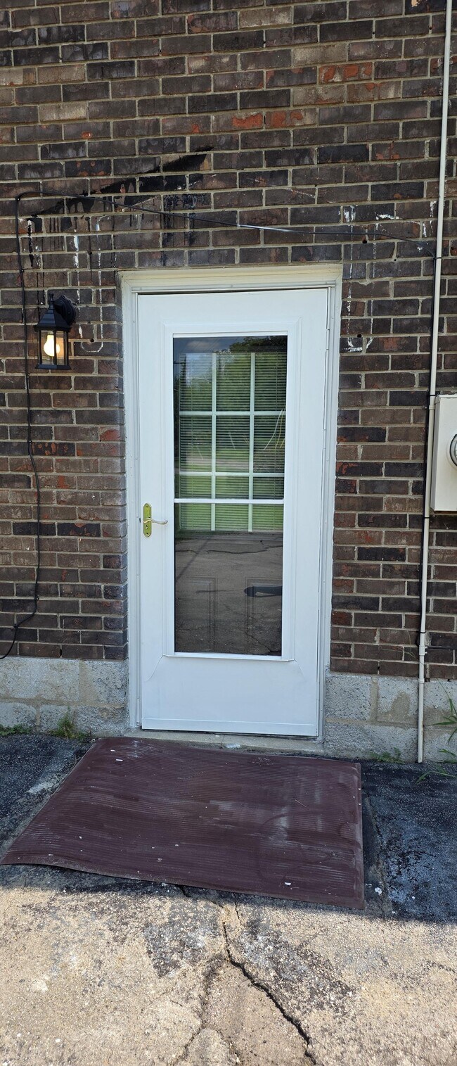 Photo - 100 Southburn Dr Unit B