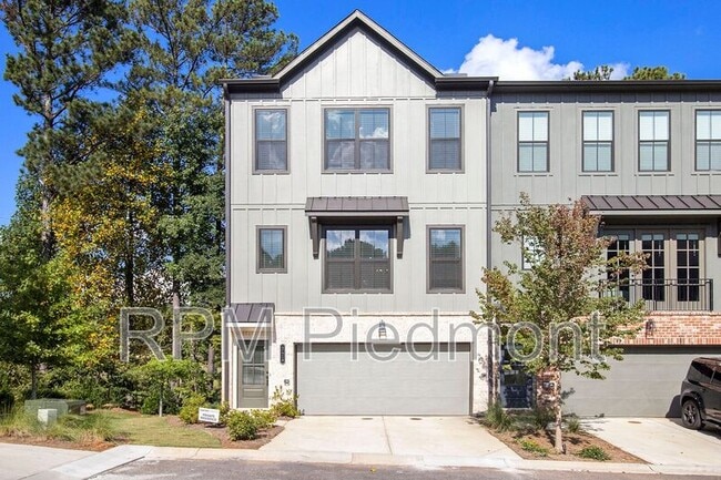 Building Photo - 205 Firefly Cir