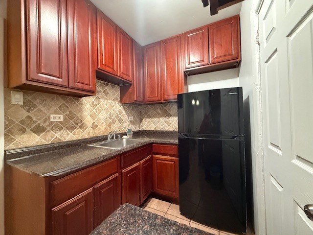 Kitchen - 11817 Rockaway Beach Blvd