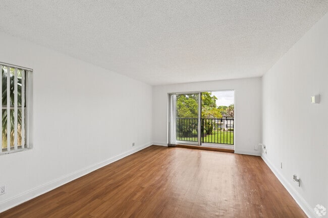 The Peacock II - 2BR, 2BA - 850SF - Living Room