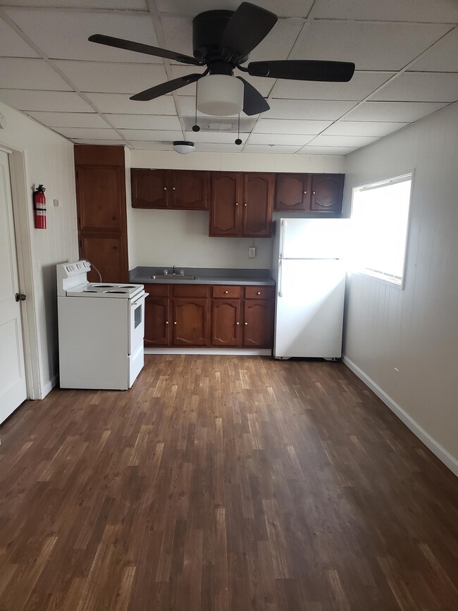 Building Photo - 130 Clark St Unit 130