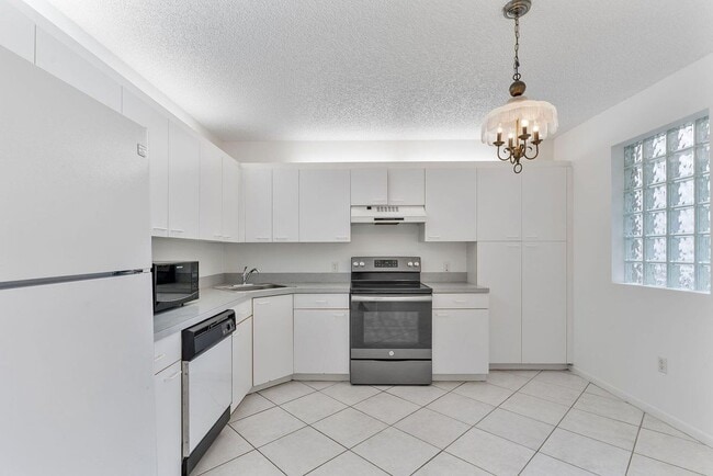 Photo - 4400 NW 30th St Unidad 328