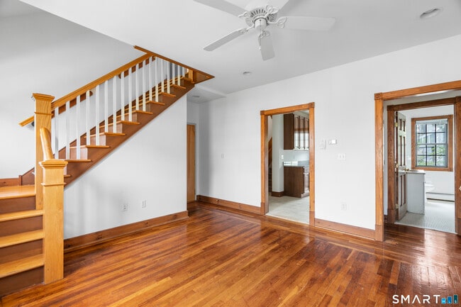 Photo - 623 Whitney Ave Unidad #4