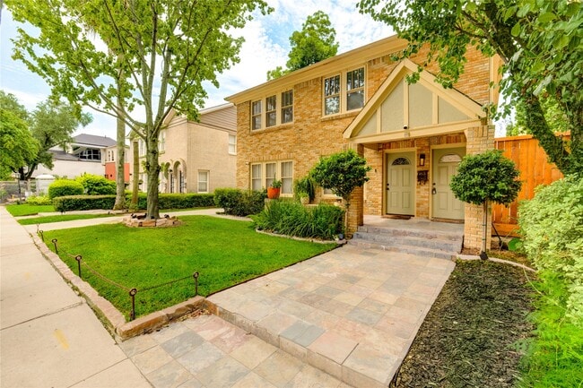 Photo - 2620 Peckham St