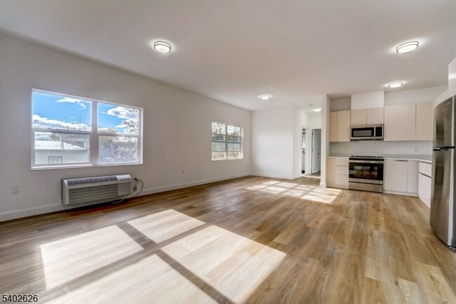 Photo - 48 Chadwick St Unit 402