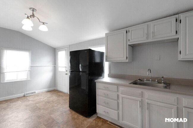 Photo - Spacious 4BR House in Salem