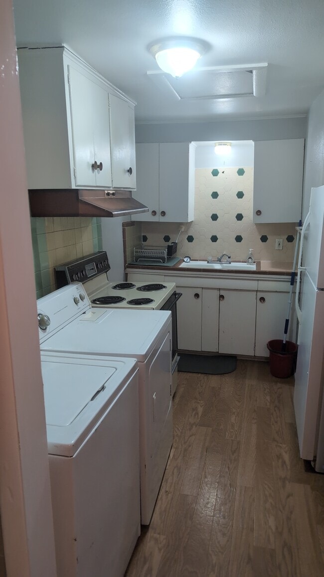 Photo - 304 N Western St Unit B