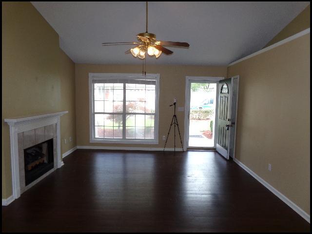 Photo - 1009 Foxwood Dr