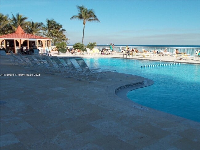 Building Photo - 19201 Collins Ave Unit 103