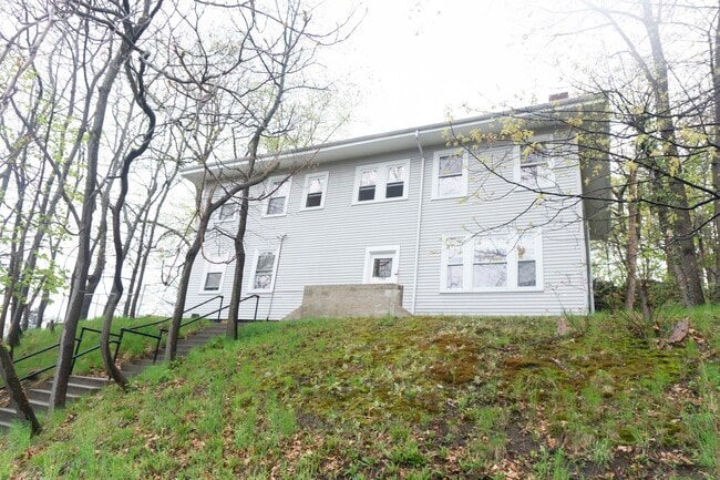 Building Photo - 1789 Commonwealth Ave Unit 2