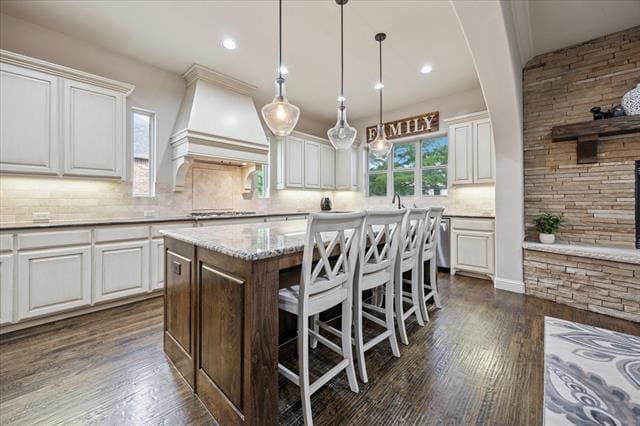 Photo - 580 Butchart Dr