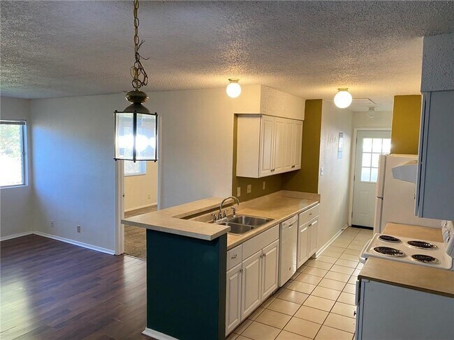 Photo - 9906 Hundred Oaks Cir