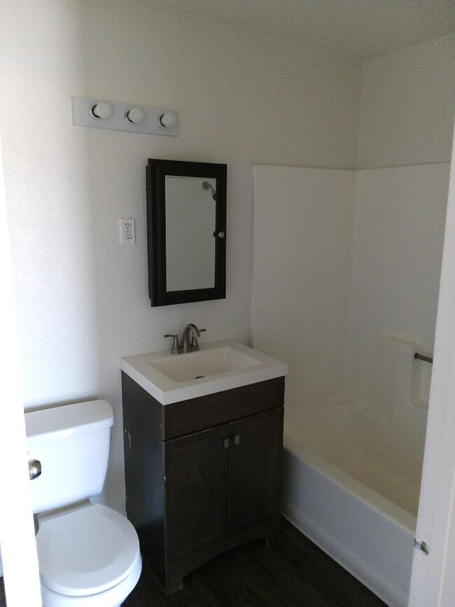 Photo - 3855 Stobbs Way