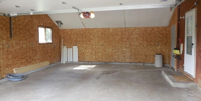 Photo - 9830 Yawkey St