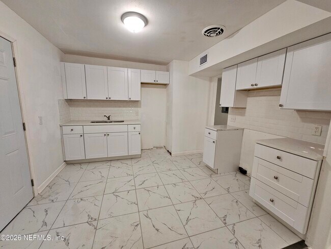 Photo - 11226 Inez Dr