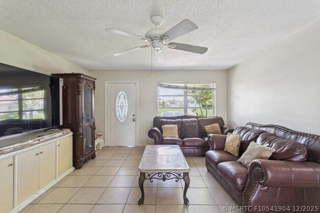6708 NW 57th Dr