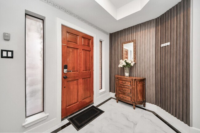 Photo - 9715 Riddlewood Ln