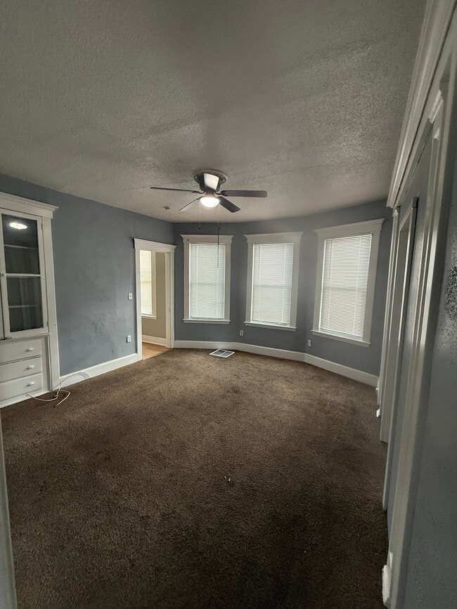 143 Rowe St Unit 2nd floor 143 Rowe St