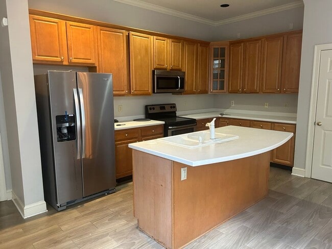 Photo - Great Location, close to Everything Harbor Town. Overlooks pond Beautiful view!  Pets allowed wit...