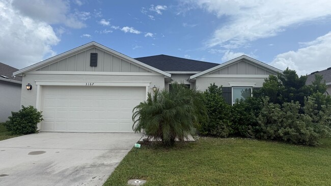 Building Photo - Beautiful 4 bed 2 bath house