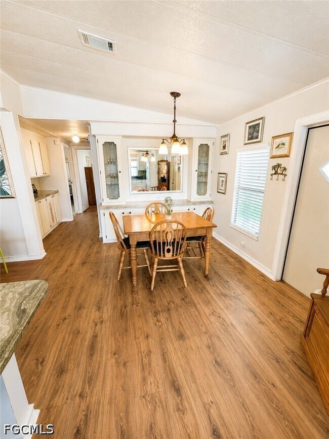 Photo - 3404 Rainbow Ln