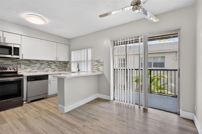 Building Photo - 4409 Treehouse Ln Unit F