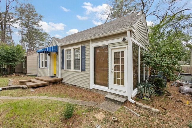Building Photo - 1733 Myrtle St Unit Apt