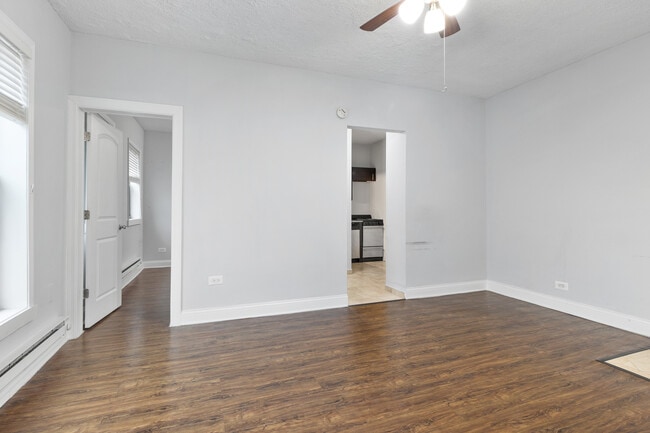 Photo - 4520 N Clarendon Ave Unit 908