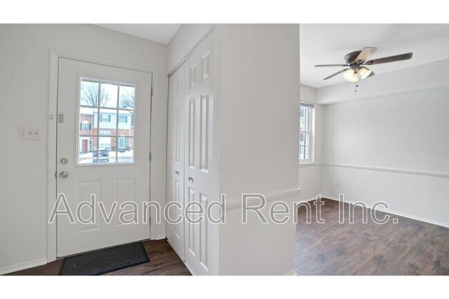 Photo - 10 Watkins Glen Ct