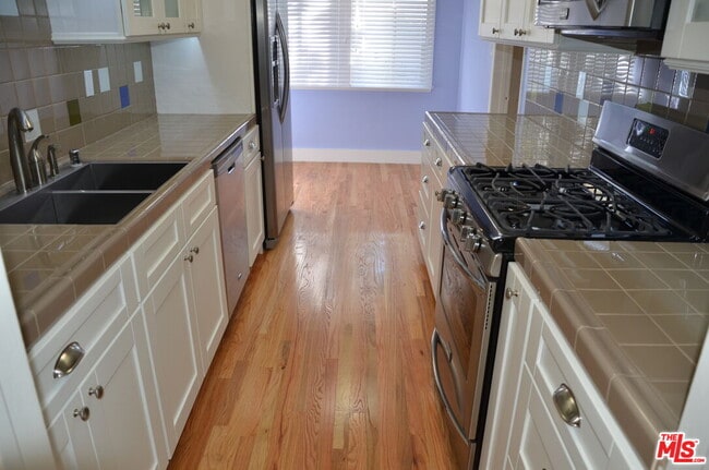 Photo - 2335 28th St