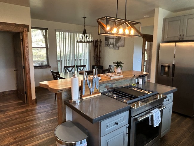 Photo - 751 Sun Pillar Loop Unit 2