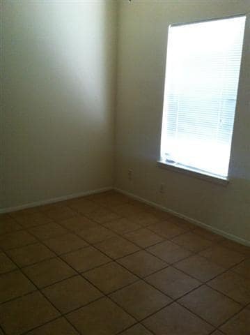 Photo - 621 W 37th St Unit 103