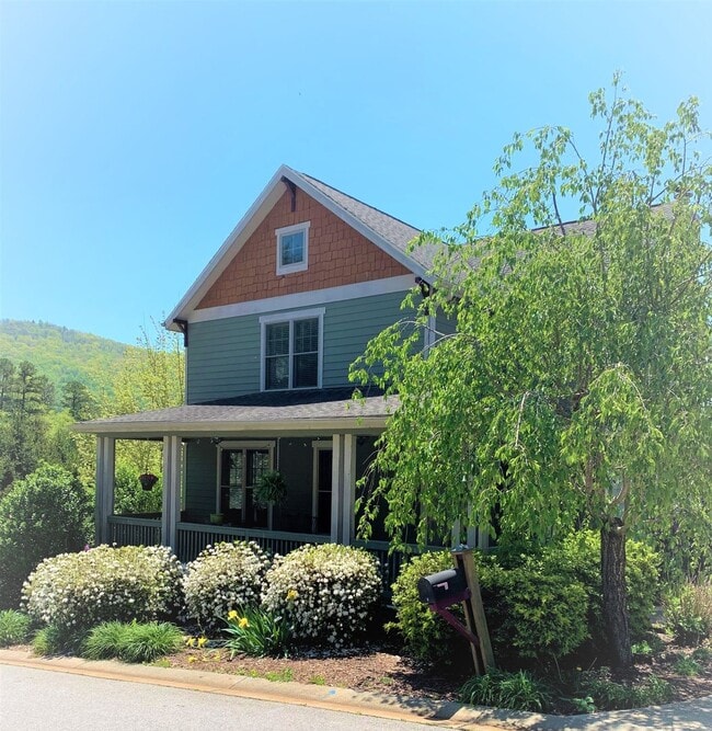 Building Photo - Modern Arts and Crafts Home