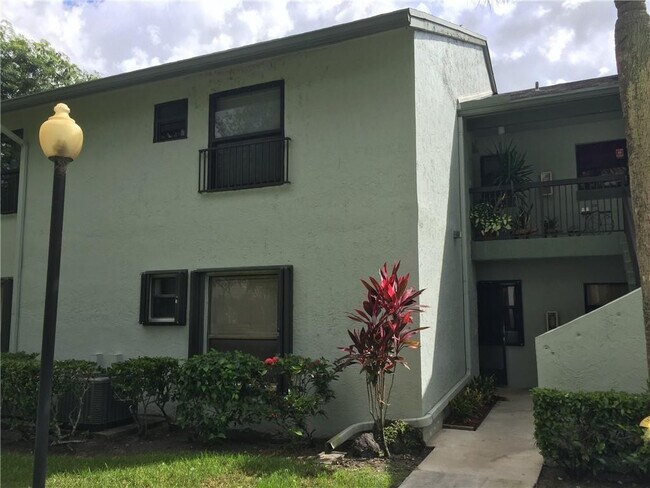 Photo - 4001 Carambola Cir N