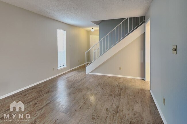 Photo - 2300 Berkett Dr Unit B