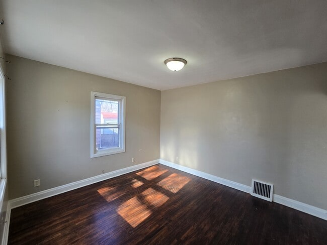 Photo - 511 Ricker St