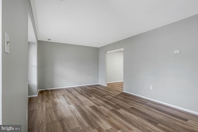 Photo - 5204 Flounder Ct W