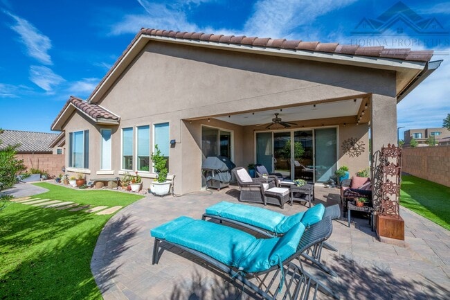16 Wirecrest Ln