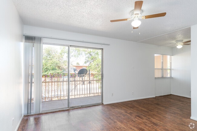 2BR, 1BA - 730SF - Living Room