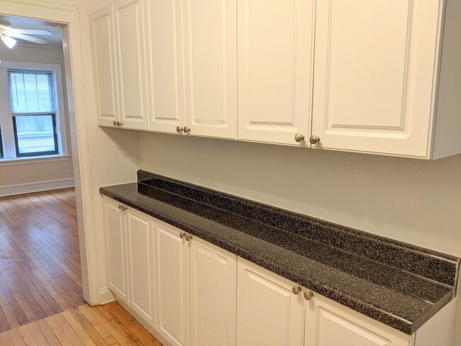 Photo - 925 Forest Ave Unit 25-1E
