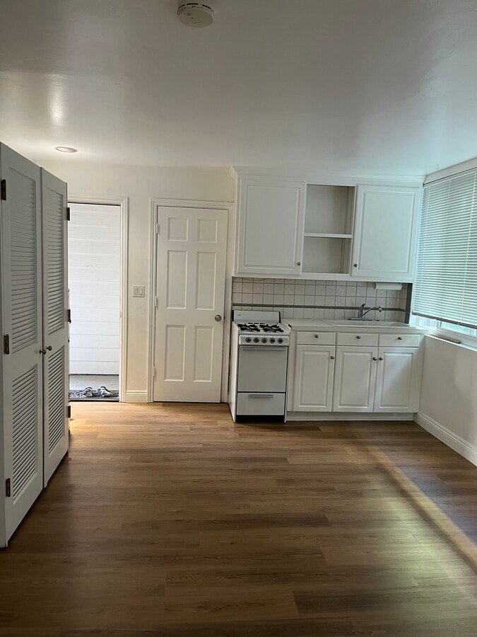 Photo - 169 Merrill Pl Unidad C