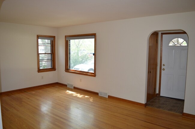 Photo - 7014 University Ave