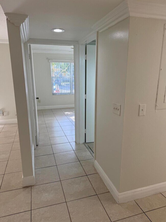 Photo - 5520 NW 61st St Unit #205
