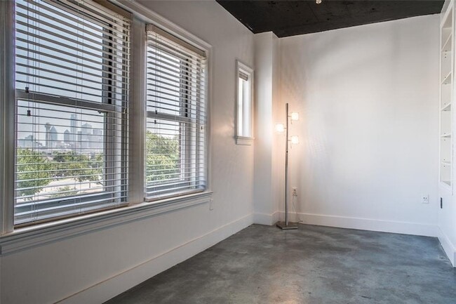 Photo - 329 E Colorado Blvd Unit ID621009