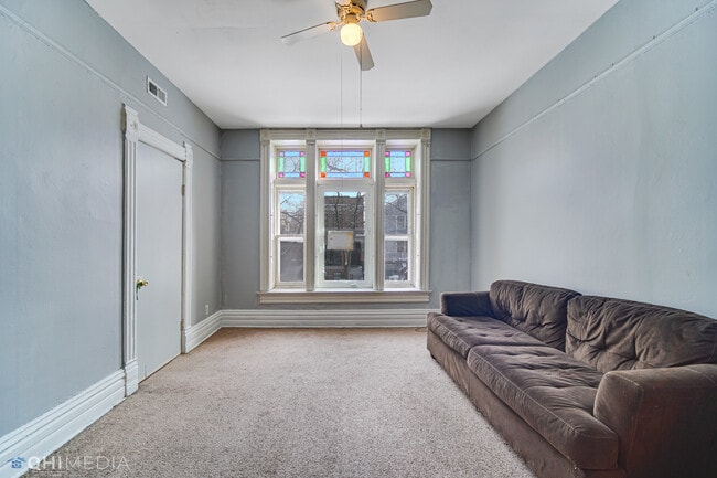 Photo - 1650 N Oakley Ave Unit 2