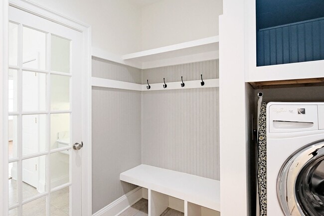 Photo - Pet-Friendly 4 Bedroom Home in Forest Lakes South