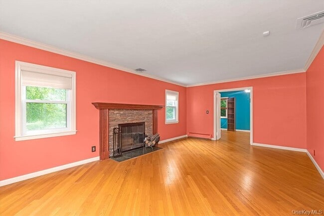 Photo - 709 Carlyle St