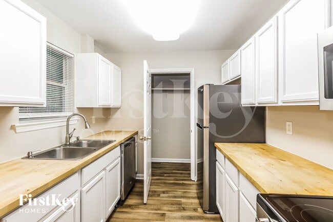 Photo - 35 Peachtree Way