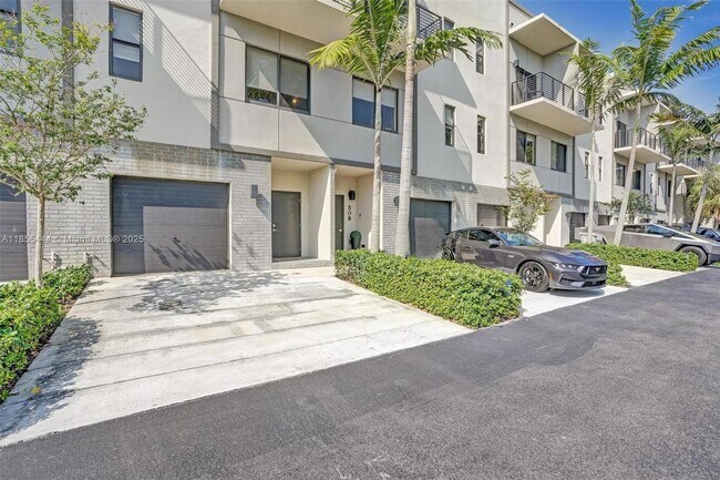 Photo - 516 SE 1st Cir