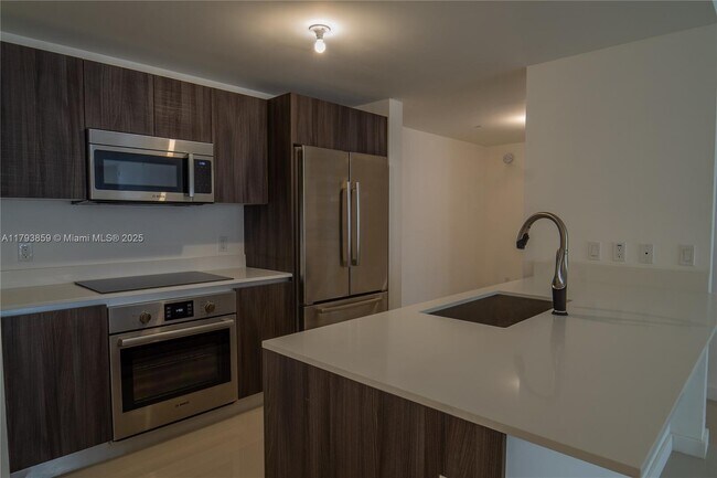 Photo - 488 NE 18th St Unidad 1809